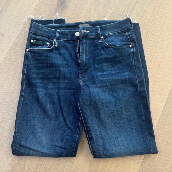 MOTHER The Looker Ankle Fray Jeans — “Tongue and Chic,” Size 27 - Picture 1 of 12